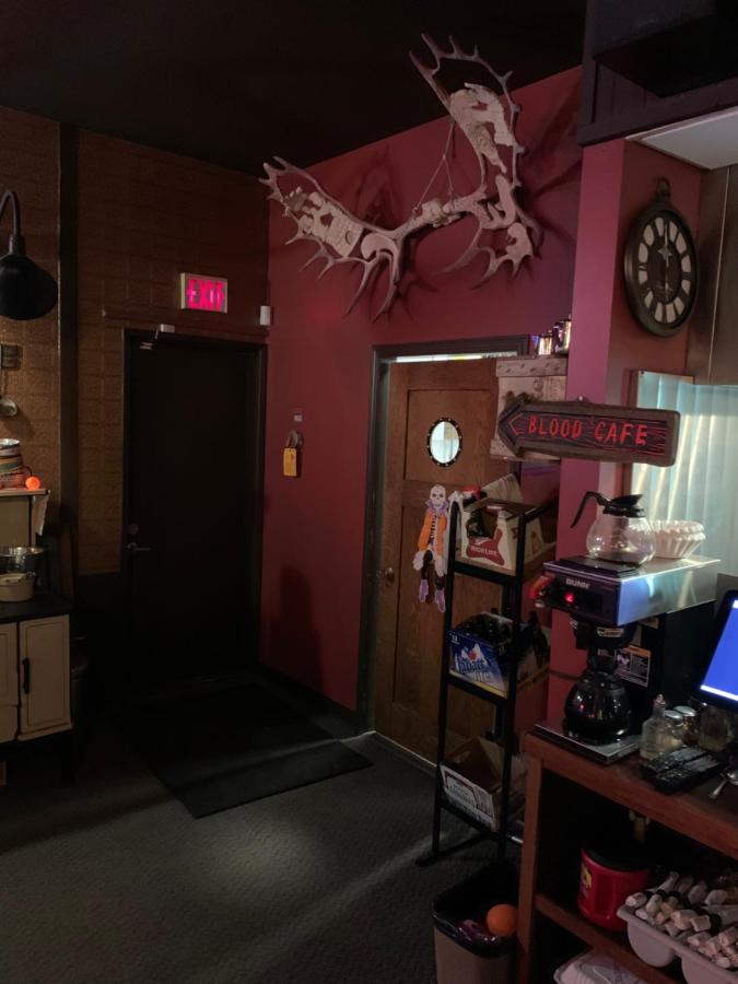 Jolly Giant Pub & Motel Willow Bunch ภายนอก รูปภาพ